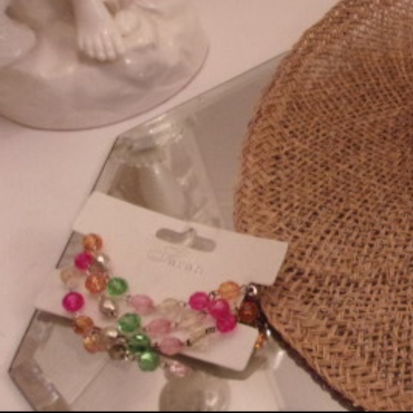 Flower Straw Hat. Pos3 - Picture 3 of 5